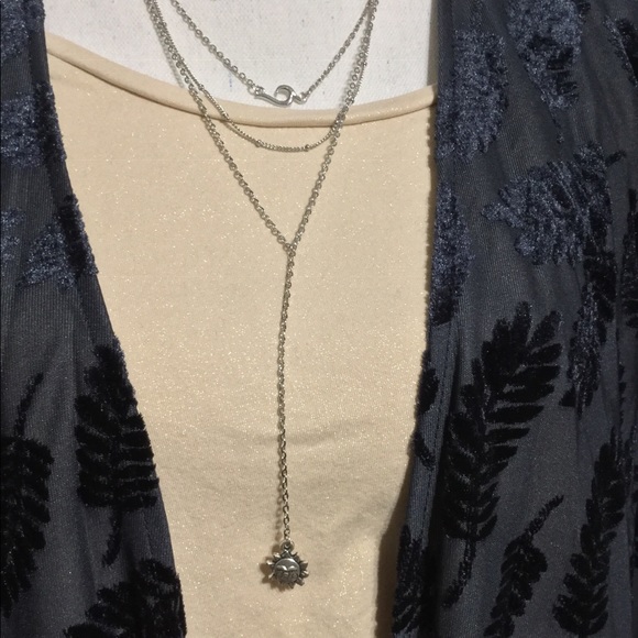 It’s yours Layered necklace silver toned - Picture 6 of 7